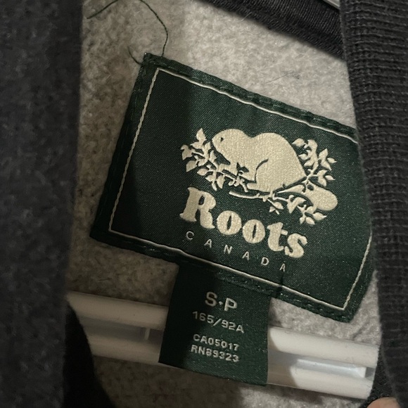 Turtle neck Roots hoodie - Picture 2 of 3